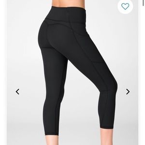 Fabletics Oasis High-Waisted Pocket Capri